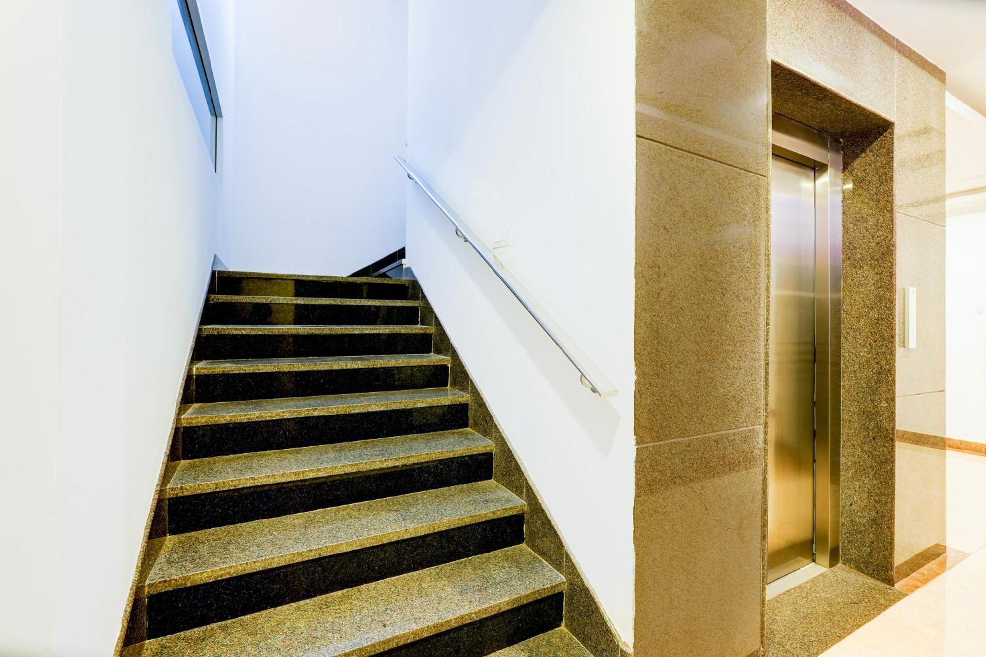 Super Townhouse Oak Aecs Formerly Bangalore Times Ngoại thất bức ảnh
